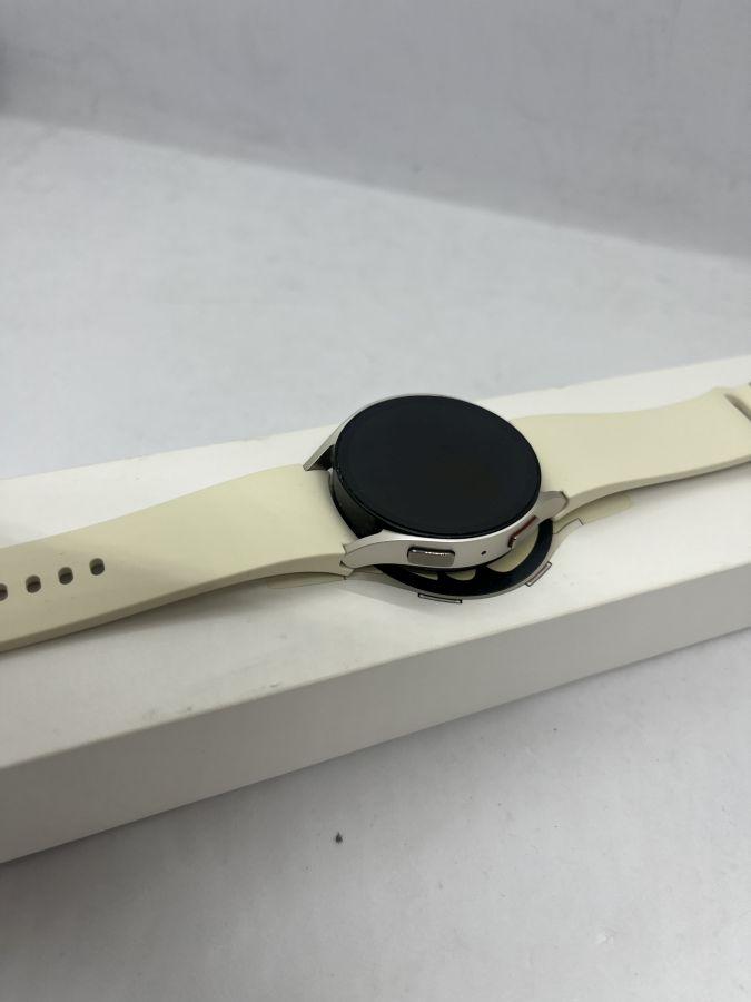 Samsung Watch 6 40mm, SM-R930 Cream szinben, 