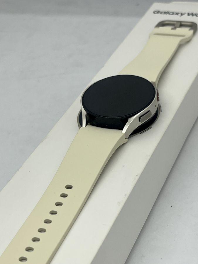 Samsung Watch 6 40mm, SM-R930 Cream szinben, 