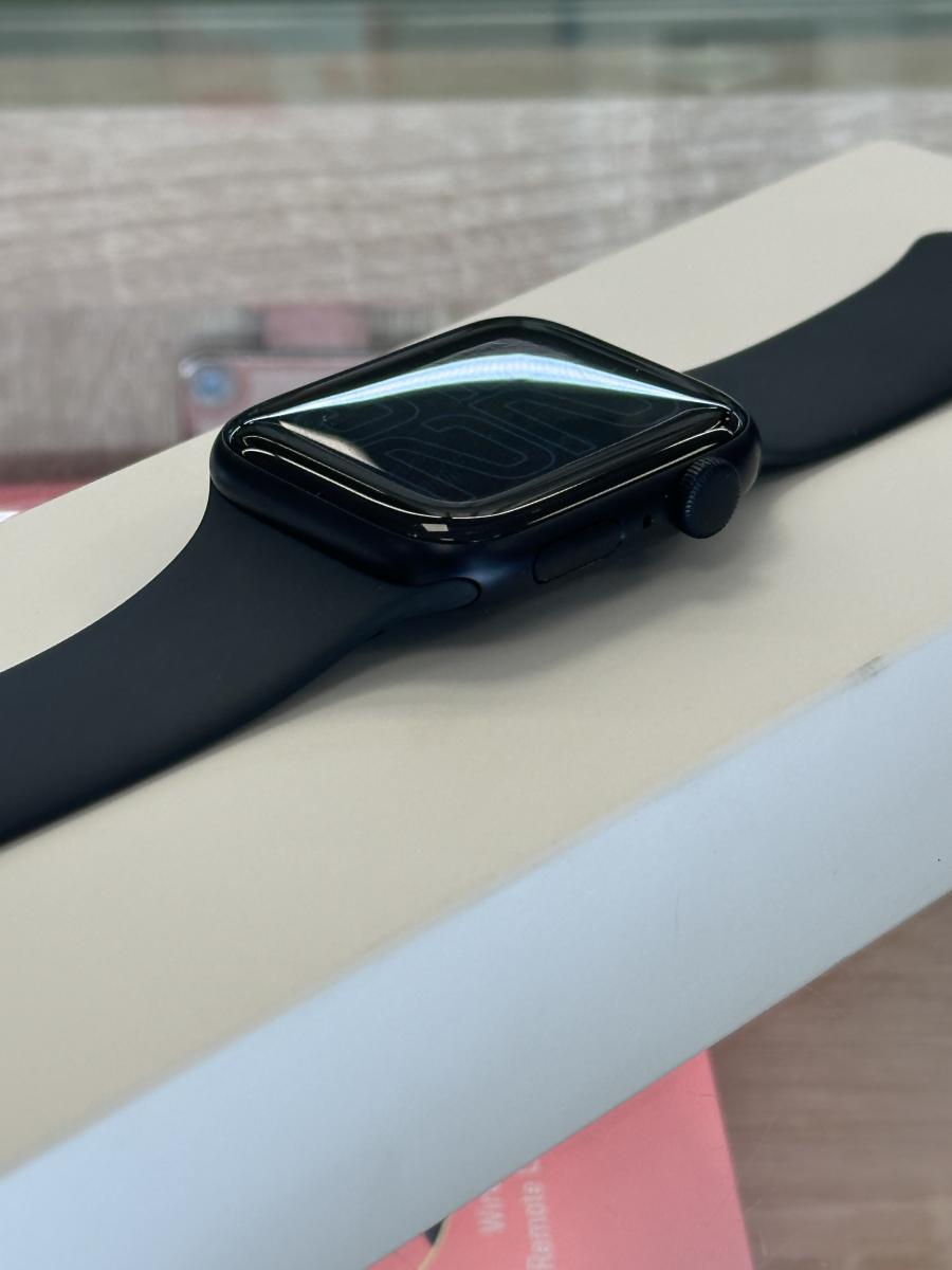 Apple Watch SE (Gen3) 2025 44mm fekete 