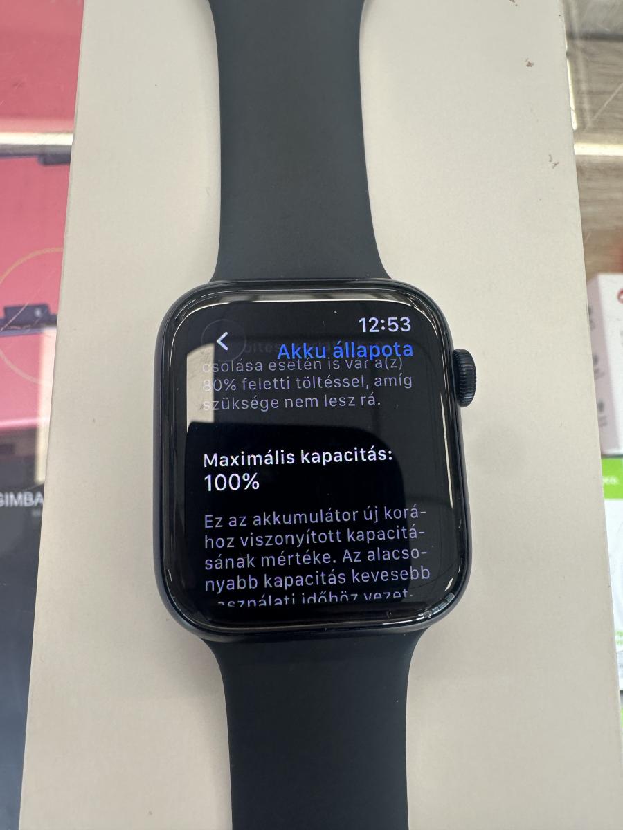 Apple Watch SE (Gen3) 2025 44mm fekete 